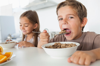 Trop de sucres dans les céréales de nos enfants