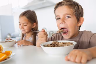 Trop de sucres dans les céréales de nos enfants