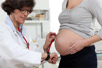 Antibiotiques pendant la grossesse : risque d’obésité chez l’enfant