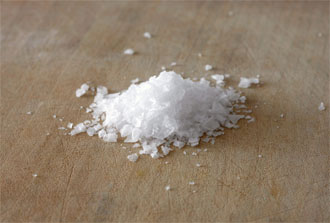Le sel identifié comme facteur favorisant un retard de puberté