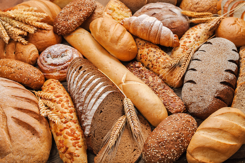Le régime repose sur une alimentation très riche en fibres, à l’exemple du pain complet au blé