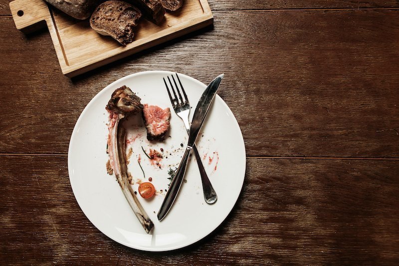 manger suffisamment pour être rassasié