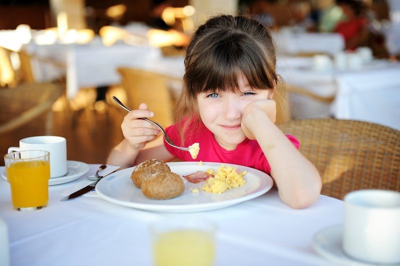 la vitesse de consommation des aliments influence la prise de poids