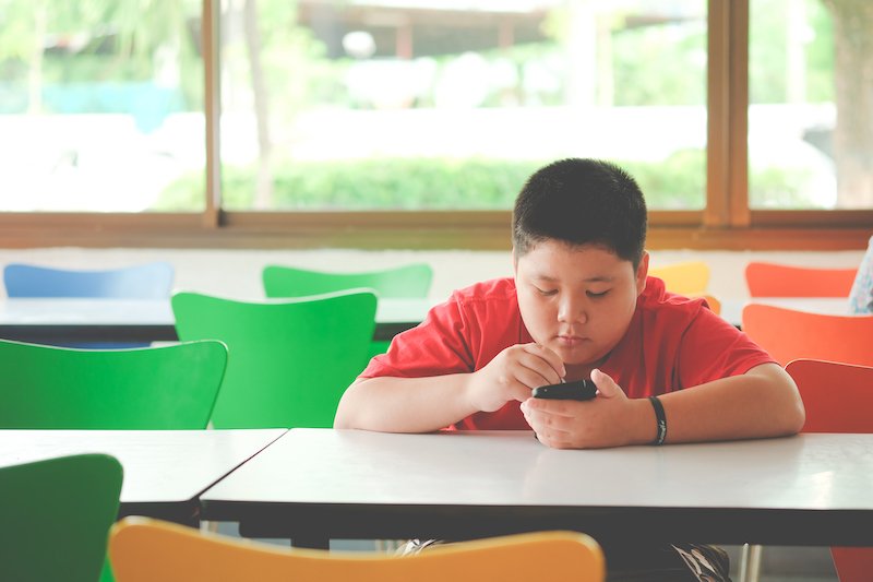 Les activités passives augmentent le surpoids chez l'adolescent