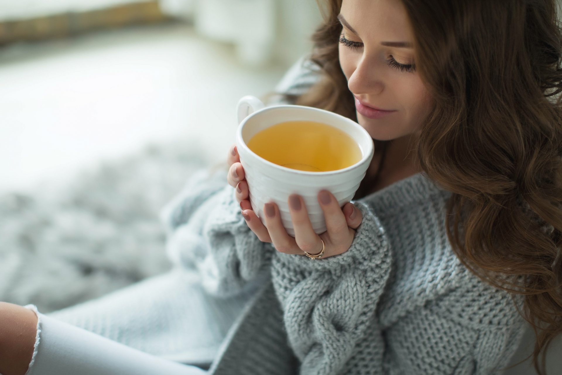 Boire du thé matcha pour maigrir. Le thé brule graisse à la mode